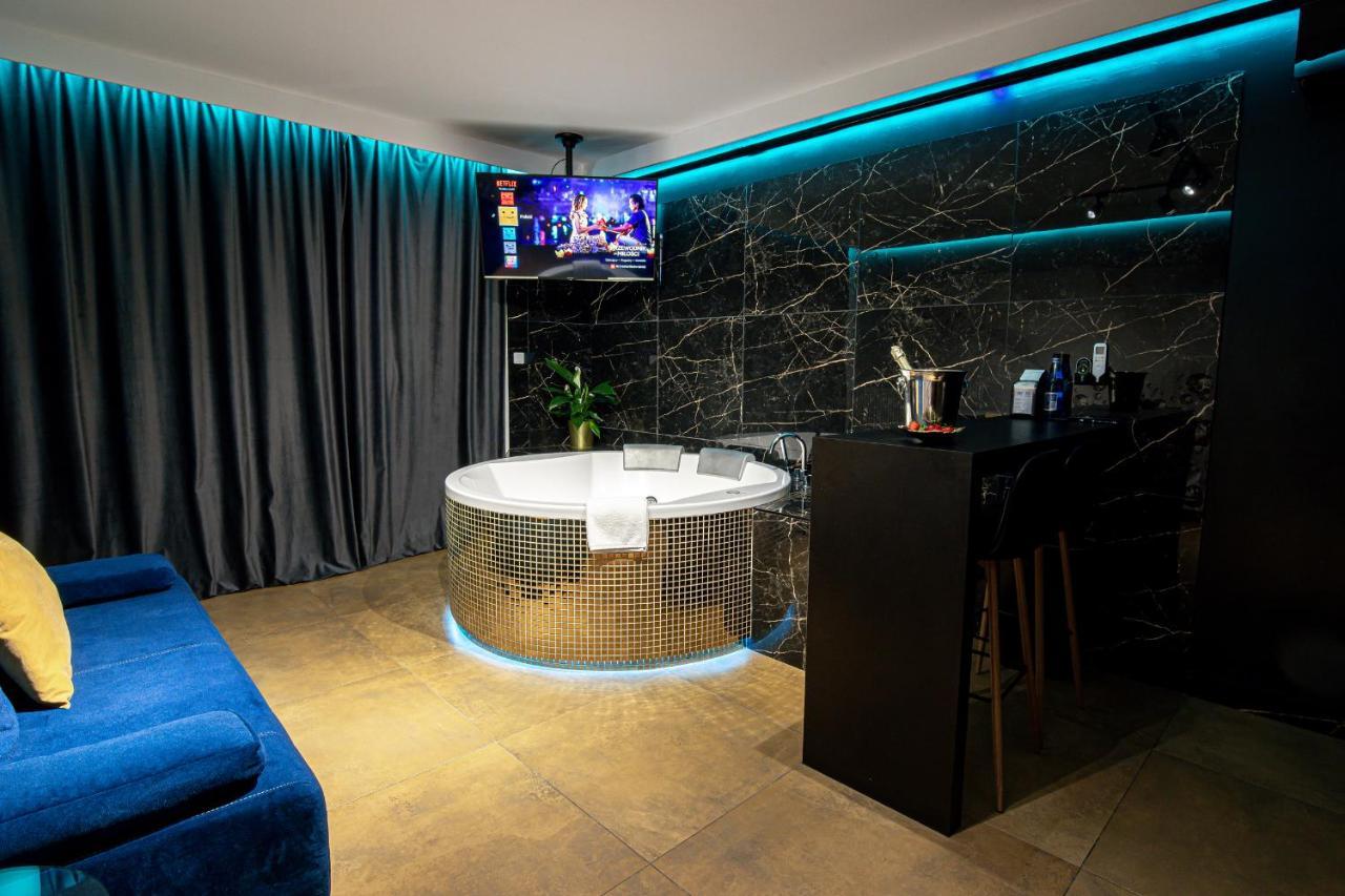 Jacuzzi Glass-House Central Station Cracovie Extérieur photo